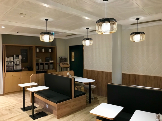 Imagen del bar/restaurante del Hotel Ibis Geneve Petit Lancy. Foto 3