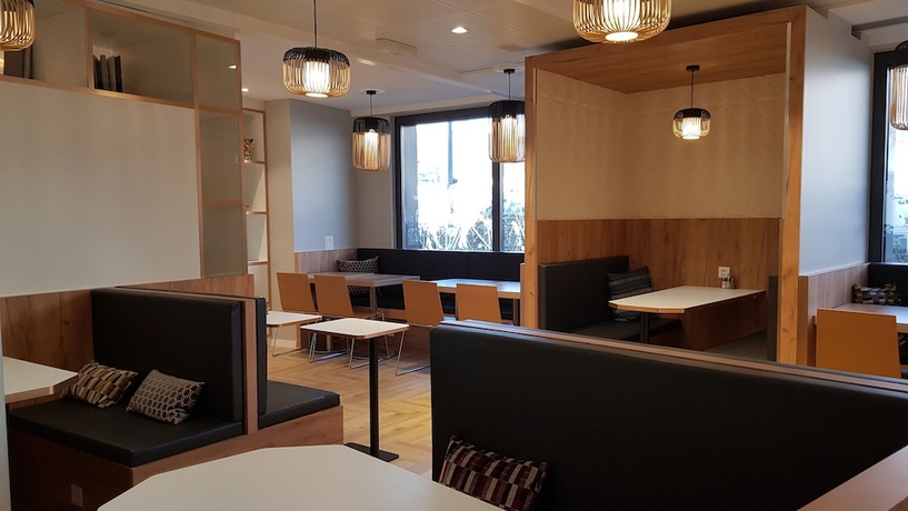 Imagen del bar/restaurante del Hotel Ibis Geneve Petit Lancy. Foto 4