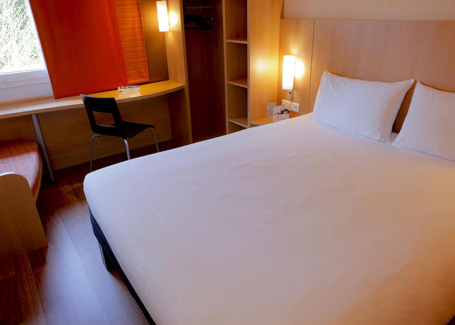 Imagen de la habitación del Hotel Ibis Grenoble Centre Bastille. Foto 3