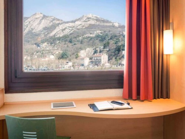 Imagen de la habitación del Hotel Ibis Grenoble Gare. Foto 16