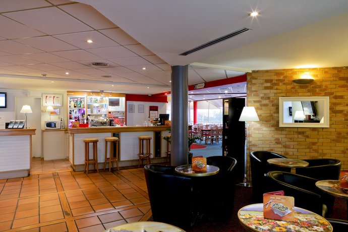 Imagen del bar/restaurante del Hotel Ibis Grenoble Université. Foto 9