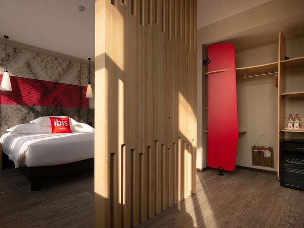 Imagen de la habitación del Hotel Ibis Guanyun Kowloon Port Water Street. Foto 16