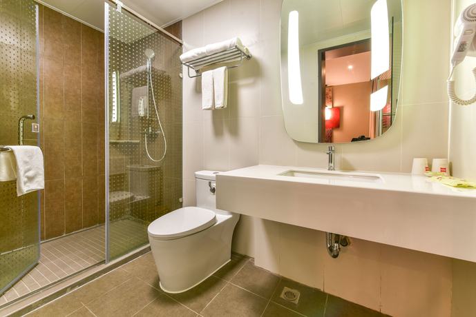 Imagen de los interiores del Hotel Ibis Guilin Railway Station. Foto 17