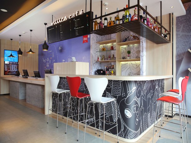 Imagen de los interiores del Hotel Ibis Haikou Injoy Plaza. Foto 14