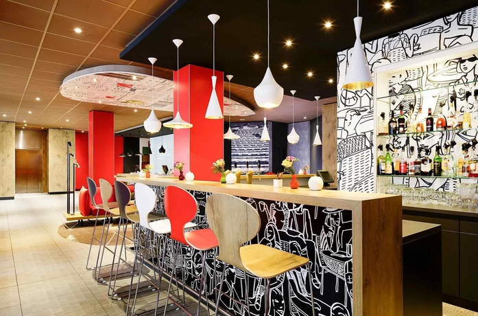 Imagen del bar/restaurante del Hotel Ibis Hamburg Alster Centrum. Foto 7