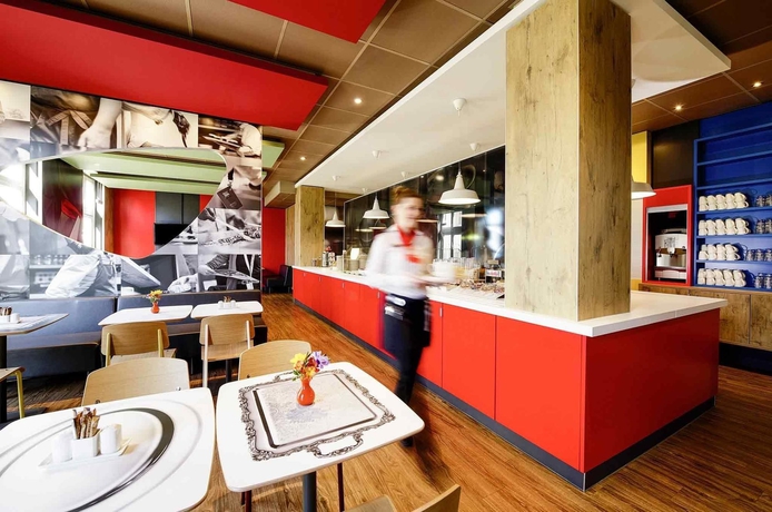 Imagen del bar/restaurante del Hotel Ibis Hamburg Alster Centrum. Foto 10