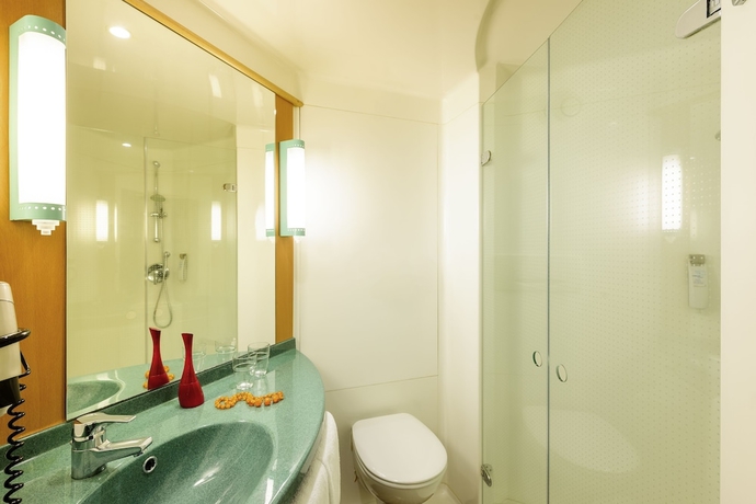 Imagen de la habitación del Hotel Ibis Hamburg Alsterring. Foto 15