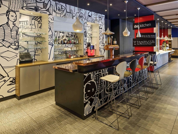 Imagen del bar/restaurante del Hotel Ibis Hamburg Alsterring. Foto 10