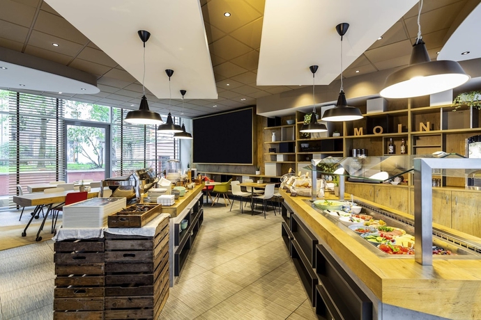 Imagen del bar/restaurante del Hotel Ibis Hamburg St Pauli Messe. Foto 11