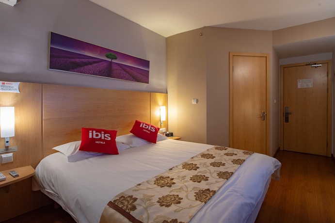 Imagen de la habitación del Hotel Ibis Hangzhou Huanglong Sports Center. Foto 11