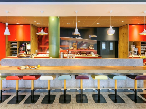 Imagen del bar/restaurante del Hotel Ibis Hannover City. Foto 7