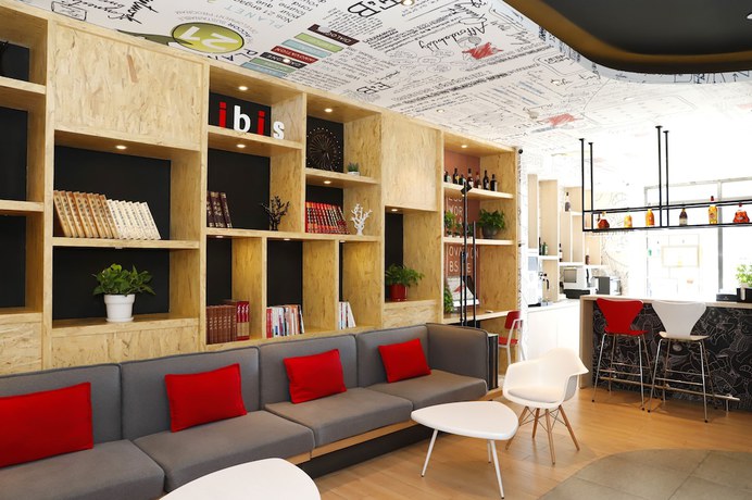 Imagen de los interiores del Hotel Ibis Harbin West Railway Station Wanda plaza hotel. Foto 18
