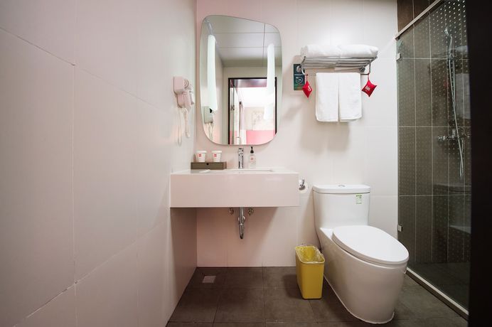 Imagen de la habitación del Hotel Ibis Harbin West Railway Station Wanda plaza hotel. Foto 11