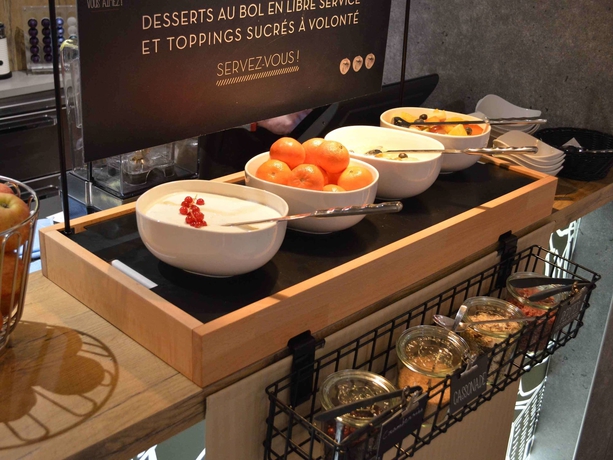 Imagen del bar/restaurante del Hotel Ibis Honfleur. Foto 8