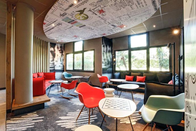 Imagen del bar/restaurante del Hotel Ibis Hyères Centre. Foto 3