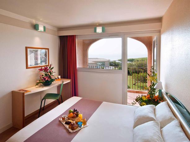 Imagen de la habitación del Hotel Ibis Hyeres Plage Thalassa. Foto 8