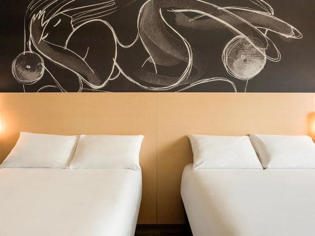 Imagen de la habitación del Hotel Ibis Irapuato. Foto 17