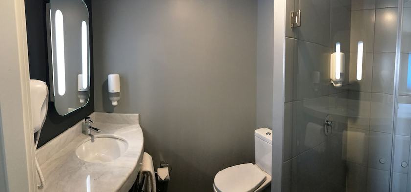 Imagen de la habitación del Hotel Ibis Irapuato. Foto 18