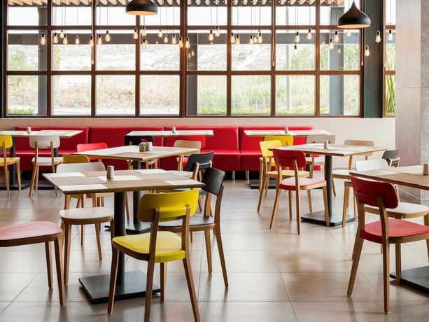 Imagen del bar/restaurante del Hotel Ibis Irapuato. Foto 4