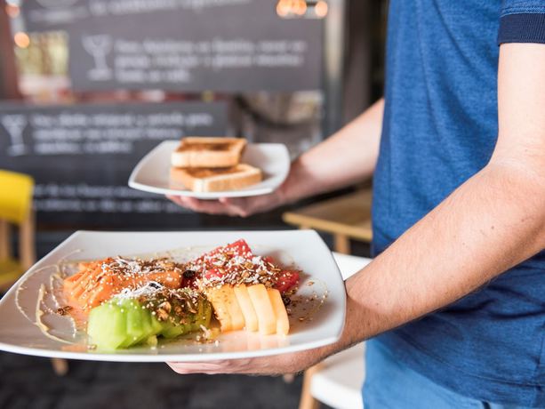 Imagen del bar/restaurante del Hotel Ibis Irapuato. Foto 6