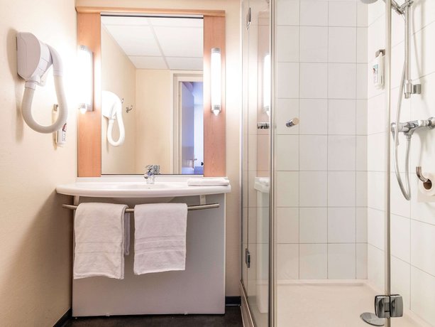 Imagen de la habitación del Hotel Ibis Issoire. Foto 11