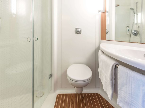 Imagen de la habitación del Hotel Ibis Issoire. Foto 12