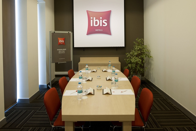 Imagen de los interiores del Hotel Ibis Istanbul Esenyurt. Foto 15