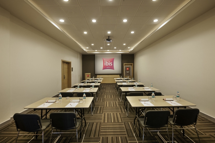 Imagen de los interiores del Hotel Ibis Istanbul Esenyurt. Foto 16