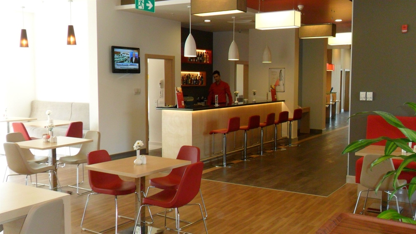 Imagen del bar/restaurante del Hotel Ibis Istanbul Esenyurt. Foto 6