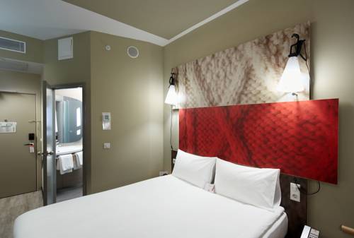 Imagen de la habitación del Hotel Ibis Istanbul West. Foto 2