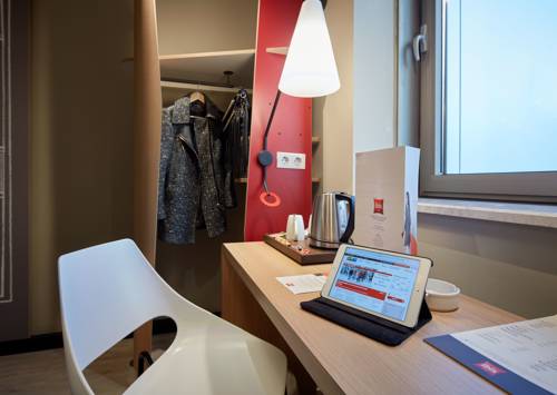 Imagen de la habitación del Hotel Ibis Istanbul West. Foto 5