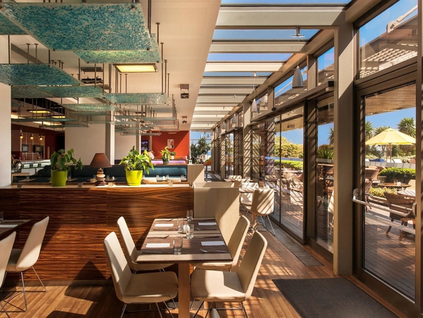 Imagen del bar/restaurante del Hotel Ibis Istanbul Zeytinburnu. Foto 8