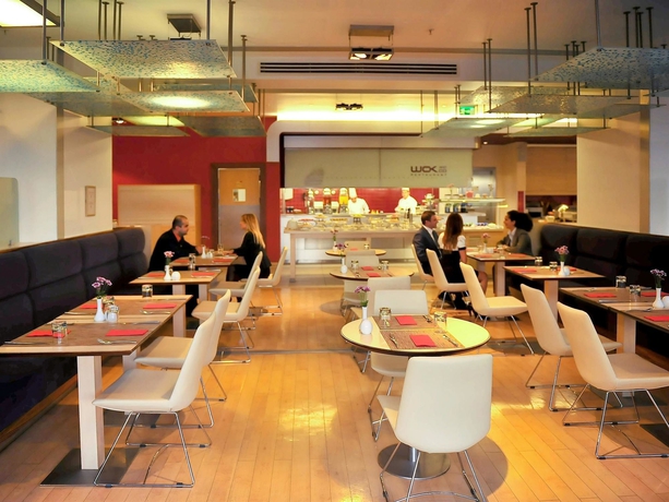 Imagen del bar/restaurante del Hotel Ibis Istanbul Zeytinburnu. Foto 9