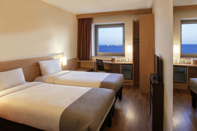 Imagen de la habitación del Hotel Ibis Istanbul Zeytinburnu. Foto 15