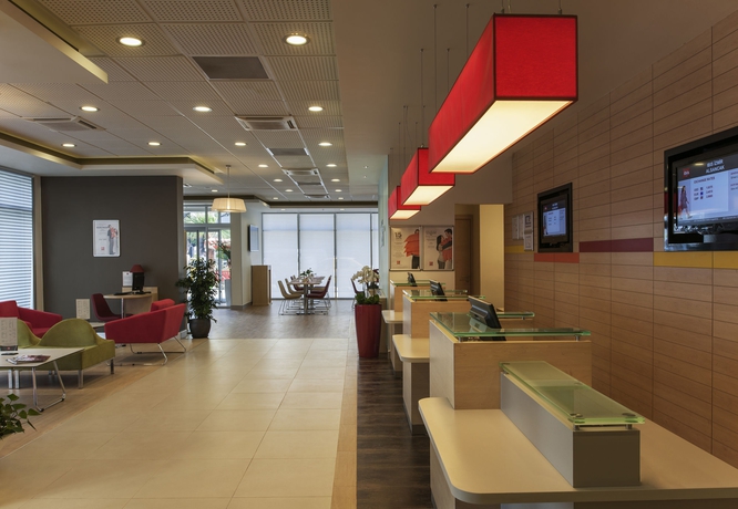 Imagen de los interiores del Hotel Ibis Izmir Alsancak. Foto 12