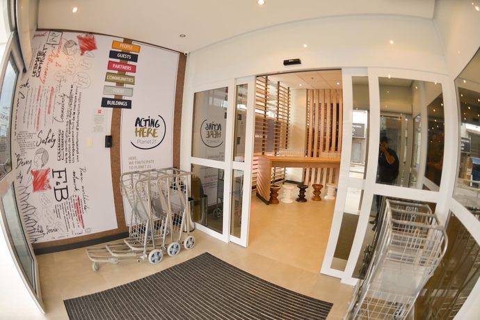 Imagen de los interiores del Hotel Ibis Jacarei. Foto 19