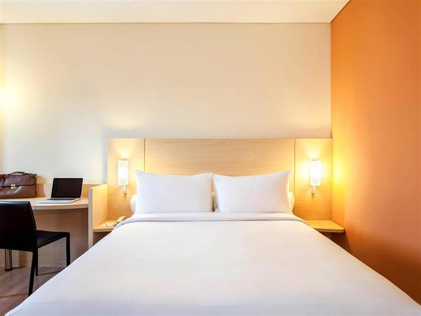 Imagen de la habitación del Hotel Ibis Jakarta Harmoni. Foto 4