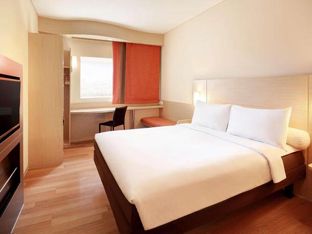 Imagen de la habitación del Hotel Ibis Jakarta Harmoni. Foto 6