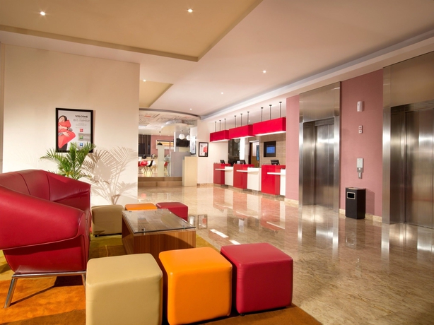 Imagen de los interiores del Hotel Ibis Jakarta Senen. Foto 11