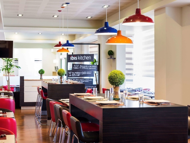 Imagen del bar/restaurante del Hotel Ibis Juarez Consulado. Foto 5