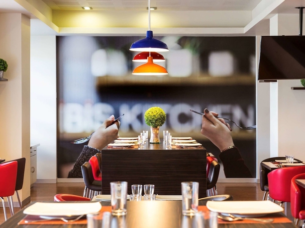 Imagen del bar/restaurante del Hotel Ibis Juarez Consulado. Foto 8