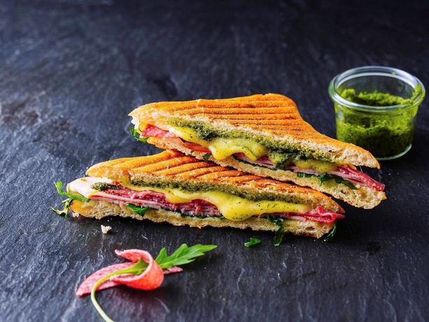 Imagen del bar/restaurante del Hotel Ibis Karlsruhe Hauptbahnhof. Foto 8