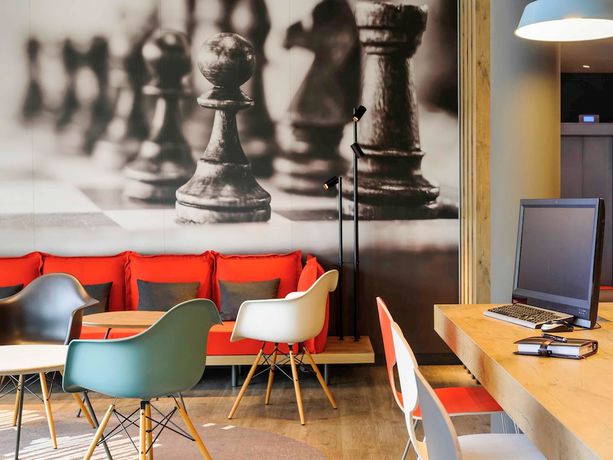 Imagen del bar/restaurante del Hotel Ibis Konstanz. Foto 2