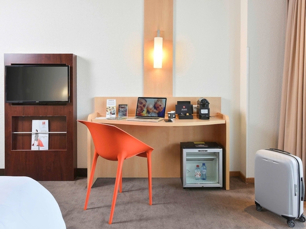 Imagen de la habitación del Hotel Ibis Kortrijk Centrum. Foto 15