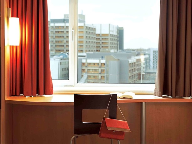 Imagen de la habitación del Hotel Ibis Kortrijk Centrum. Foto 16