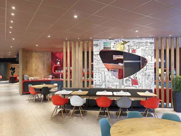 Imagen del bar/restaurante del Hotel Ibis Köln Centrum. Foto 5