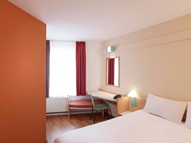 Imagen de la habitación del Hotel Ibis Köln Centrum. Foto 8
