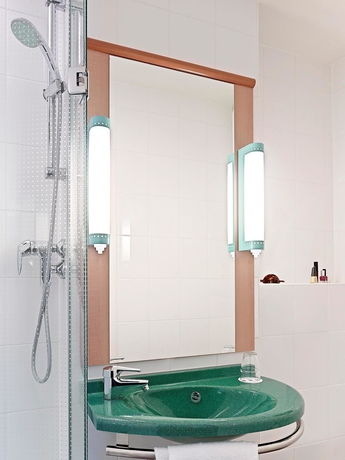 Imagen de la habitación del Hotel Ibis Köln Centrum. Foto 9