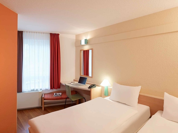 Imagen de la habitación del Hotel Ibis Köln Centrum. Foto 11
