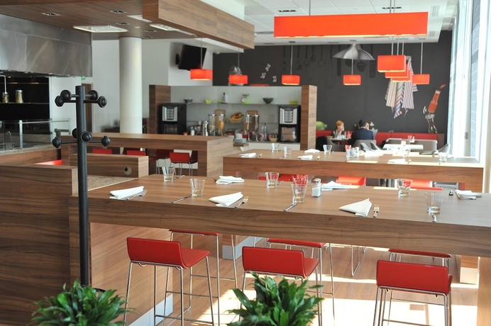 Imagen del bar/restaurante del Hotel Ibis Krakow Stare Miasto. Foto 4